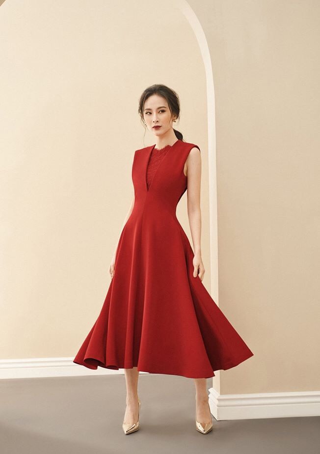 Đầm xòe kiểu sát nách phối ren 2 túi (Đen)