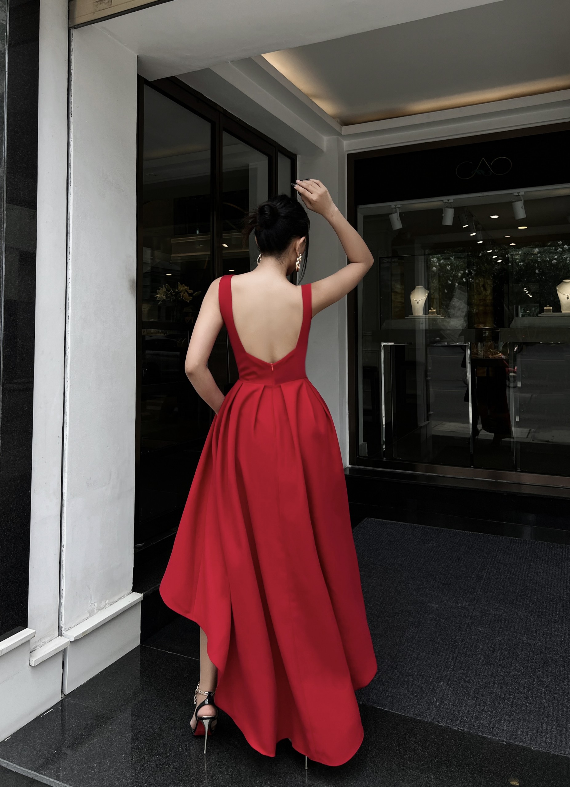 Váy đầm nữ ngắn xẻ tà sang chảnh hở lưng cổ đổ ôm body có mút ngực màu đỏ  đen chất nhung mềm phong cách hồng kông VD106 - MixASale