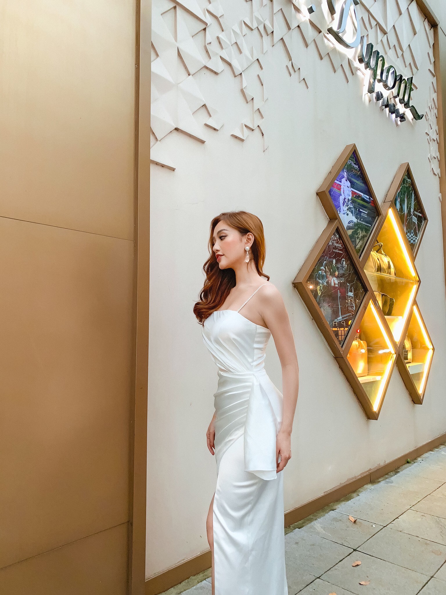 Đầm dạ hội kiểu 2 dây cúp ngực xẻ tà nơ eo sang trọng (Trắng)