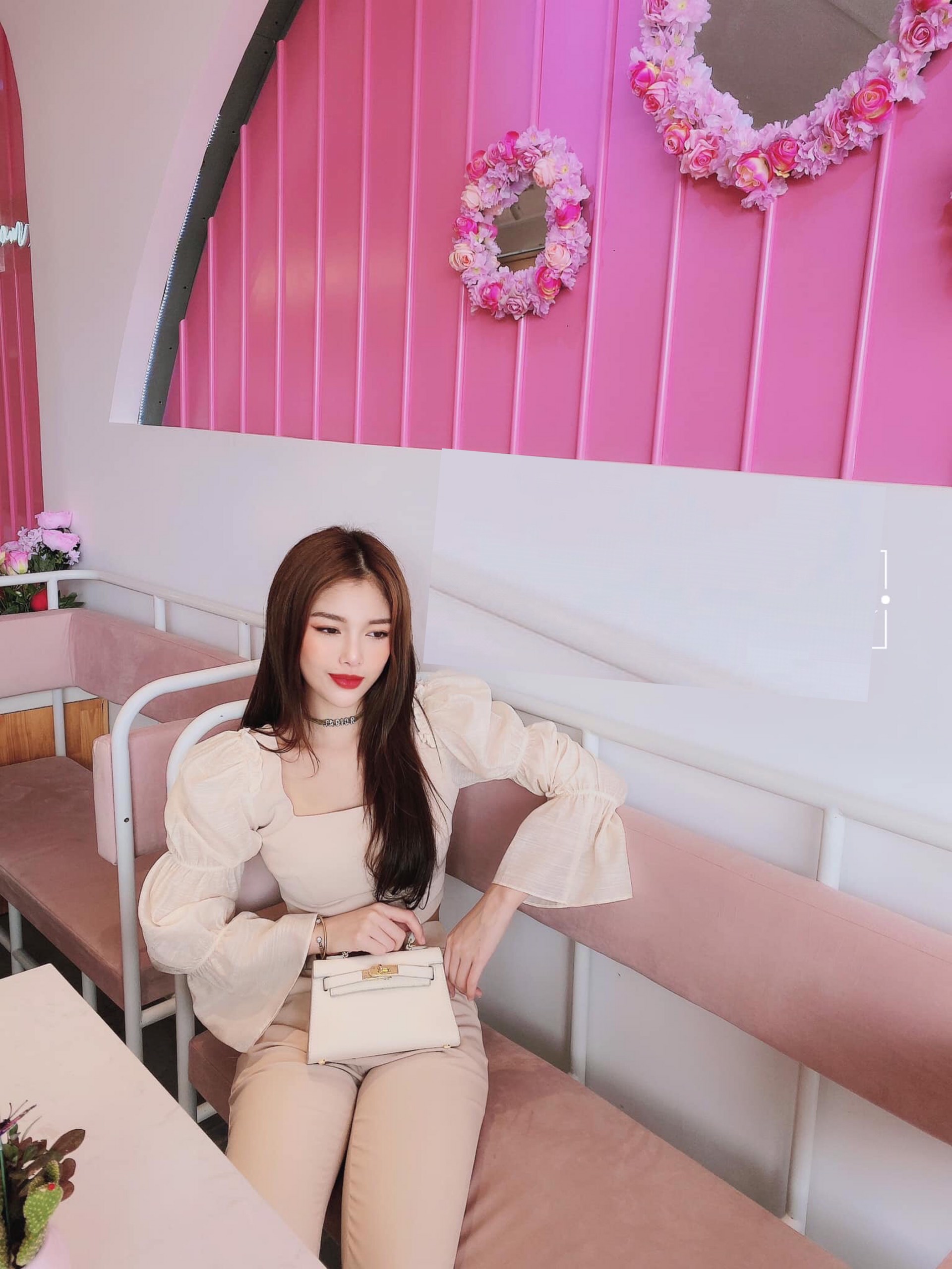 Set áo quần kiểu áo tay dài phồng và quần ống loe (Nude)