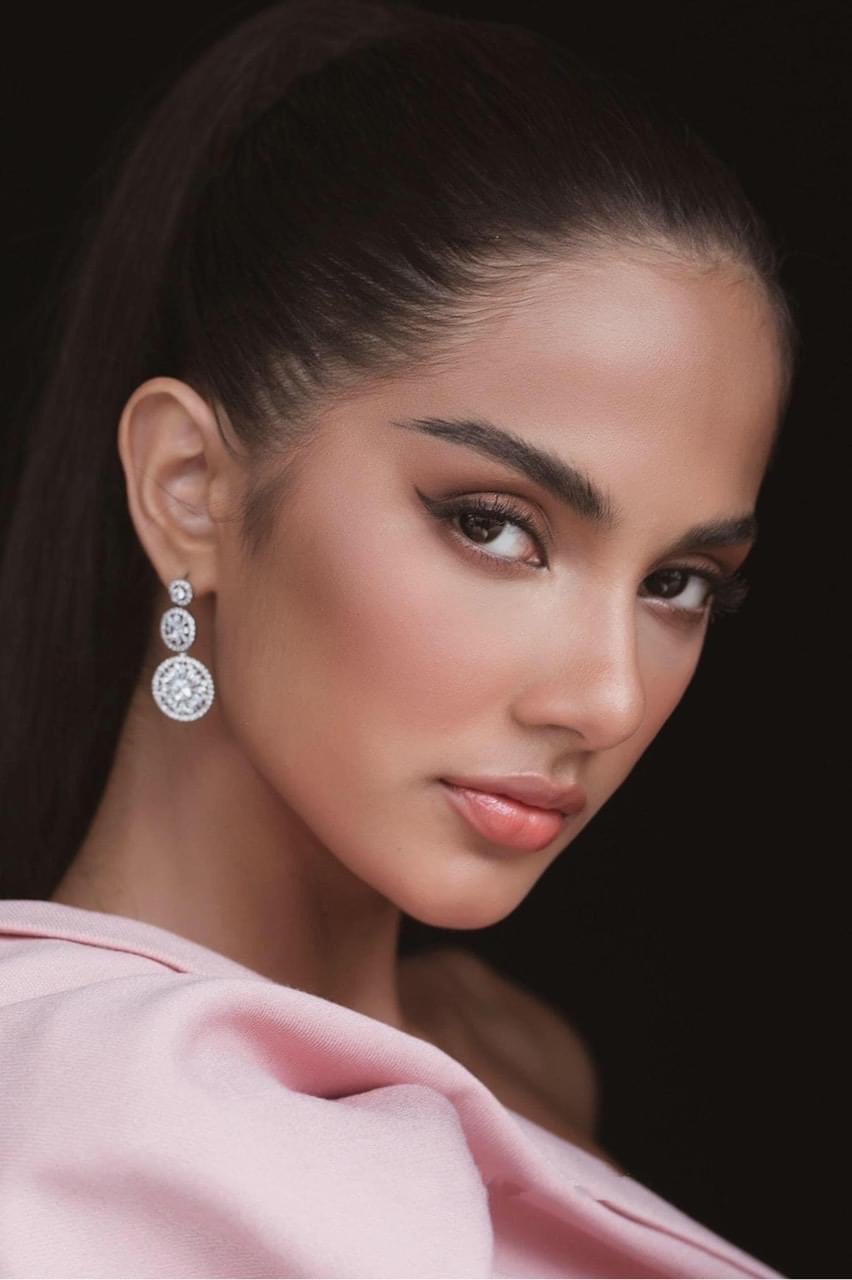 Đầm ôm body kiểu lệch vai phối nơ eo