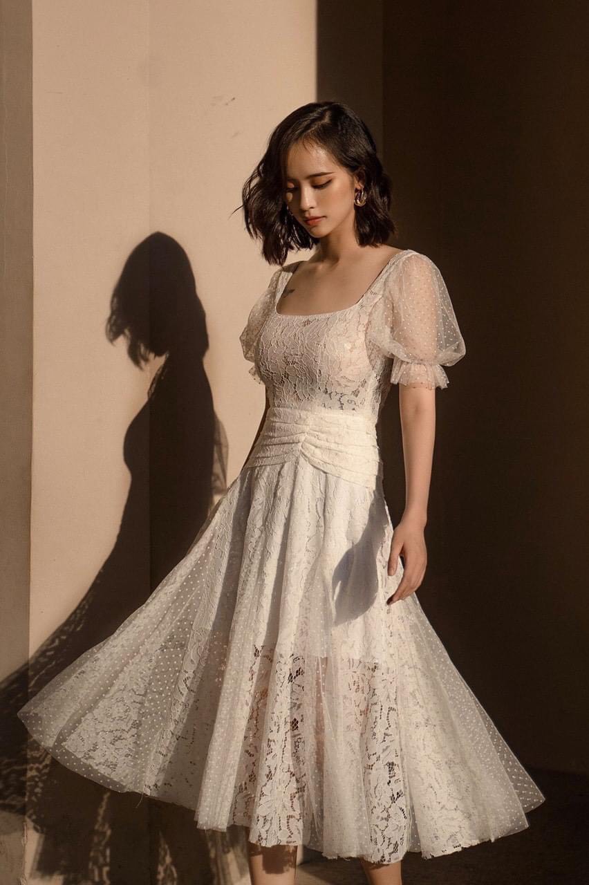 Đầm ren xoè kiểu cổ vuông tay phồng phối lưới (KHÔNG KÈM HOA) (Đen)