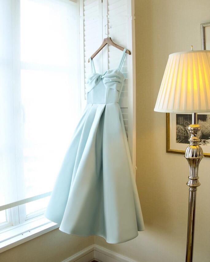 Đầm xoè dài xếp ly hai dây cúp ngực phối nơ