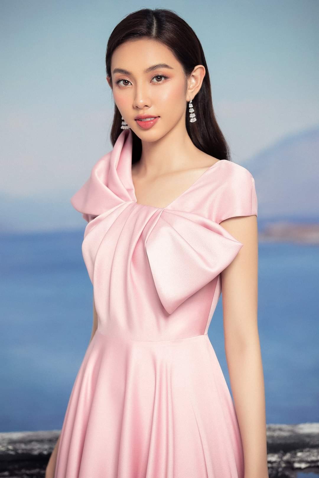 Đầm xòe dài kiểu tay con phối nơ ngực