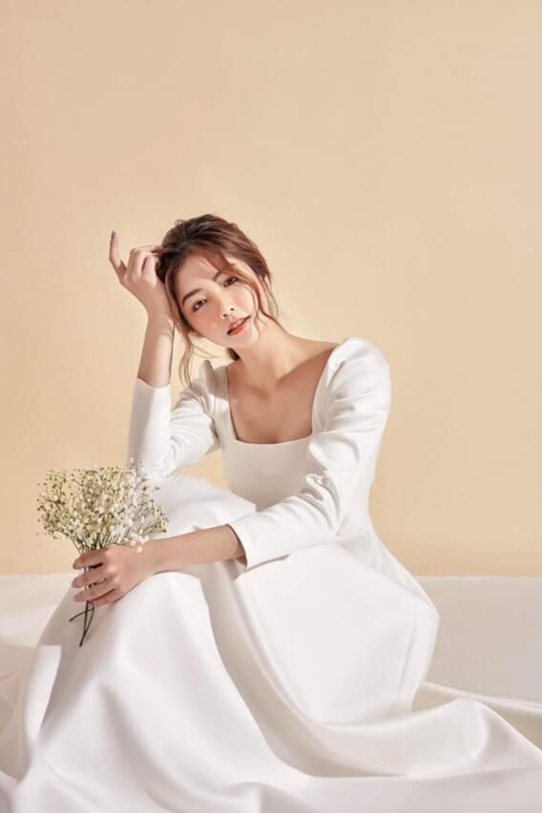 Đầm dạ hội dáng xòe cổ vuông tay dài hợp đi tiệc