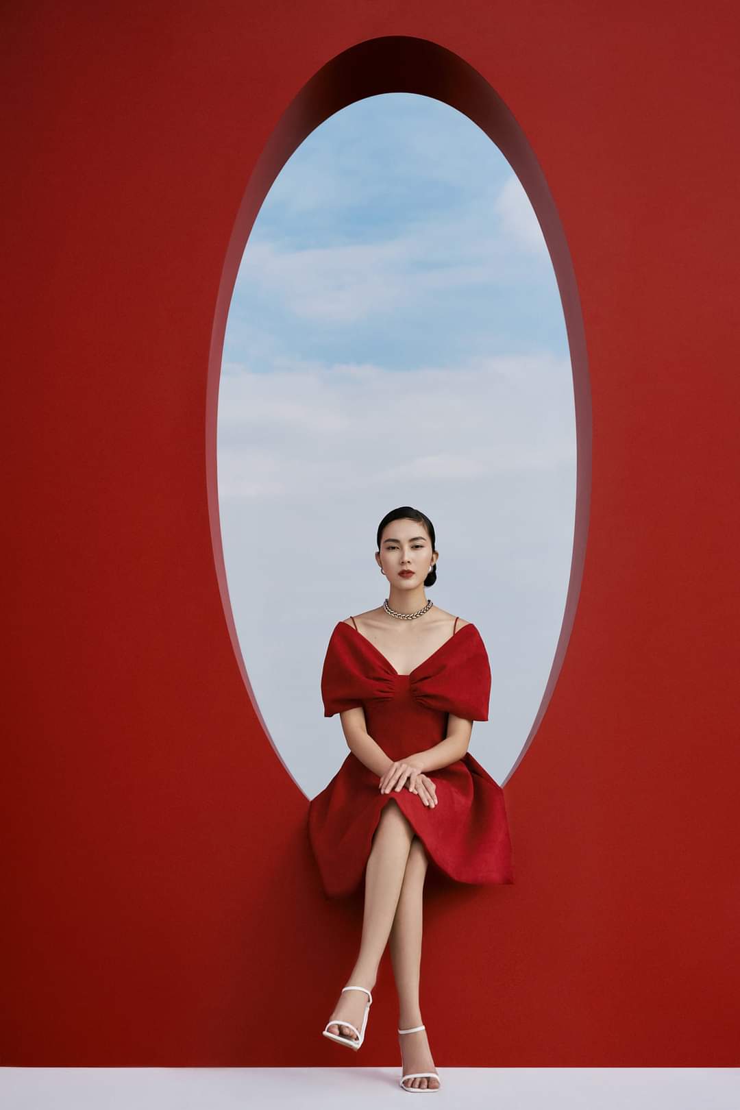 Đầm dáng xòe hai dây hở vai ngang phối nơ (Xanh)