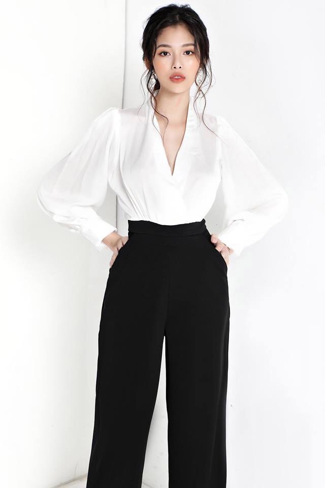 Set áo quần kiểu áo phi tay dài và quần ống suông (trắng)