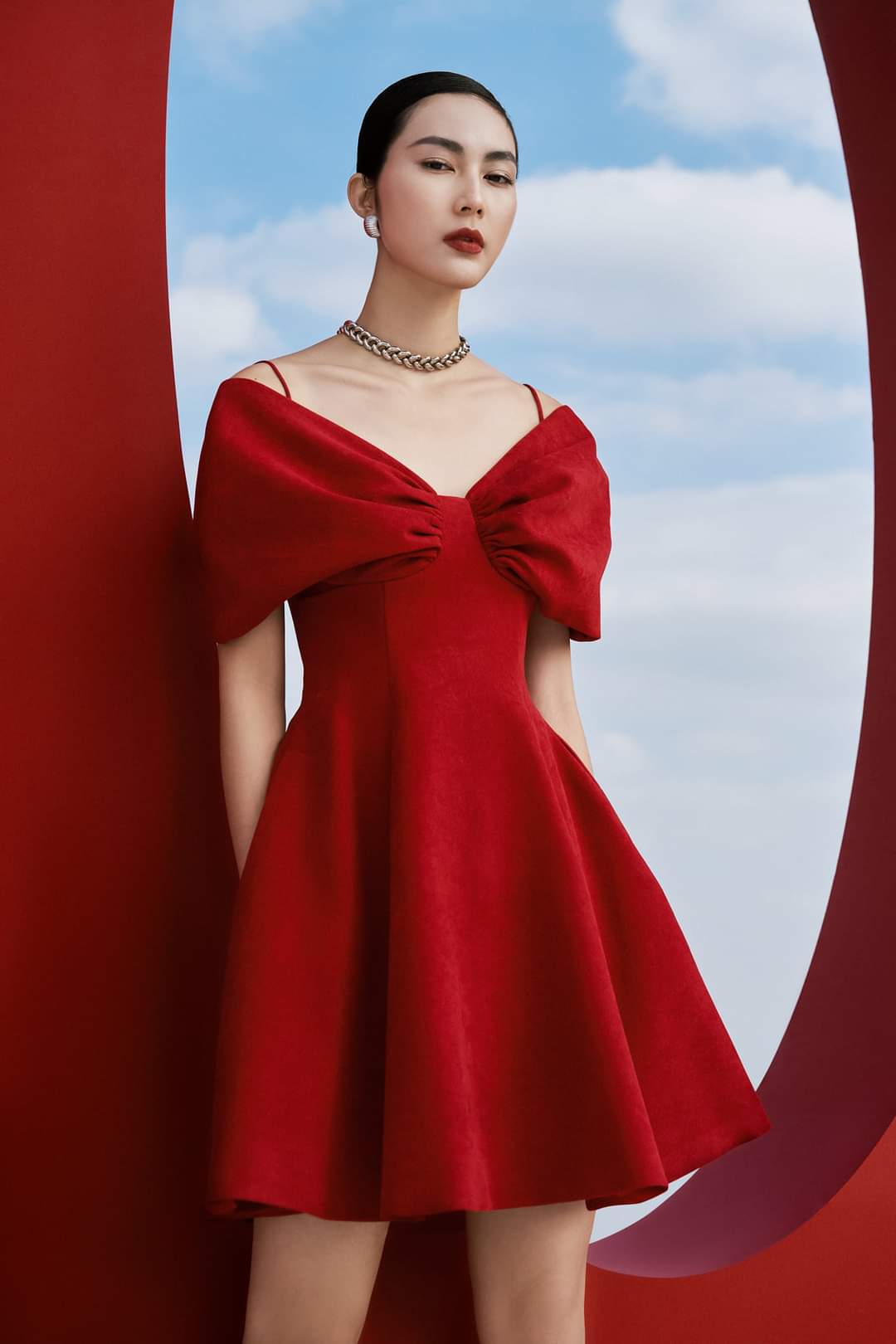 Đầm dáng xòe hai dây hở vai ngang phối nơ (Xanh)