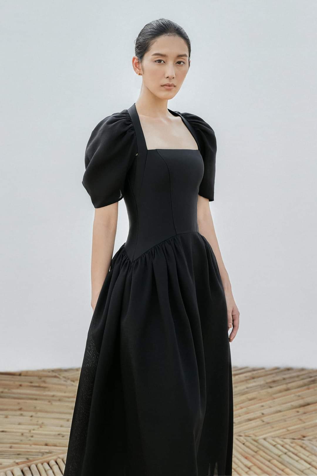 Đầm xòe dài cúp ngực tay phồng dự tiệc