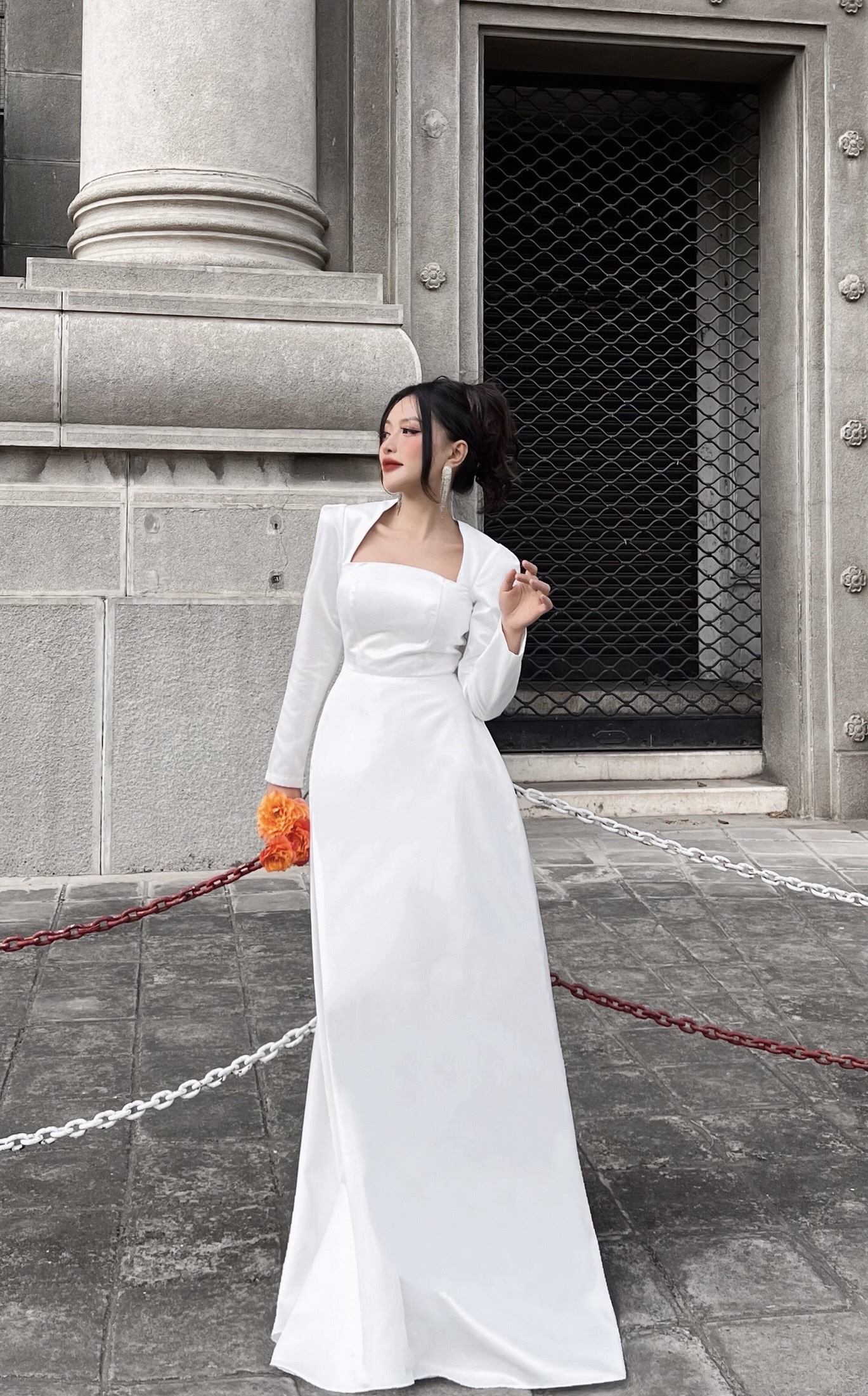 Đầm dạ hội cô dâu tay dài cổ vuông cúp ngực