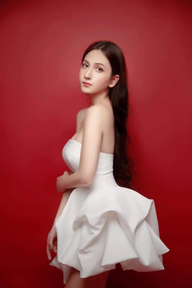 Đầm xòe ngắn cúp ngực tùng xếp phồng (Trắng)