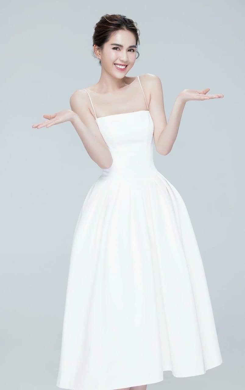 Đầm xòe dài hai dây cúp ngực phối túi (Đen)