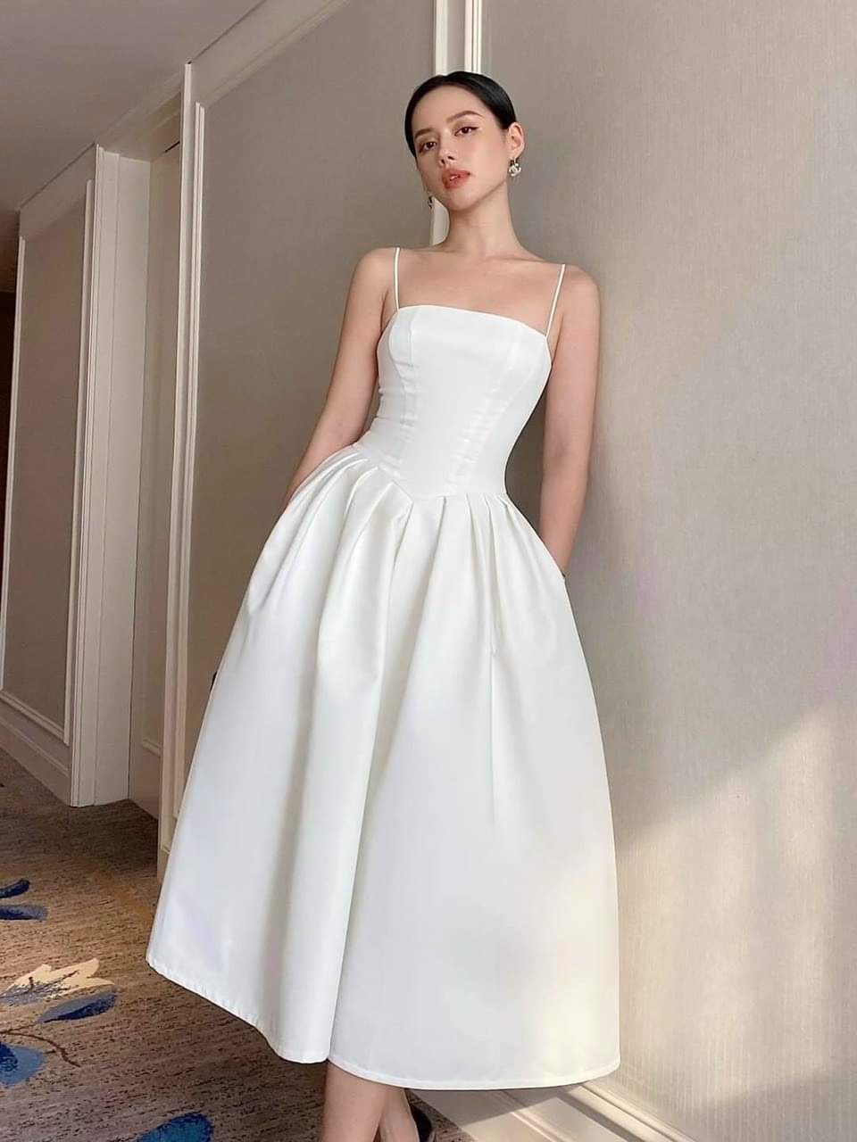 Đầm xòe dài hai dây cúp ngực phối túi (Đen)