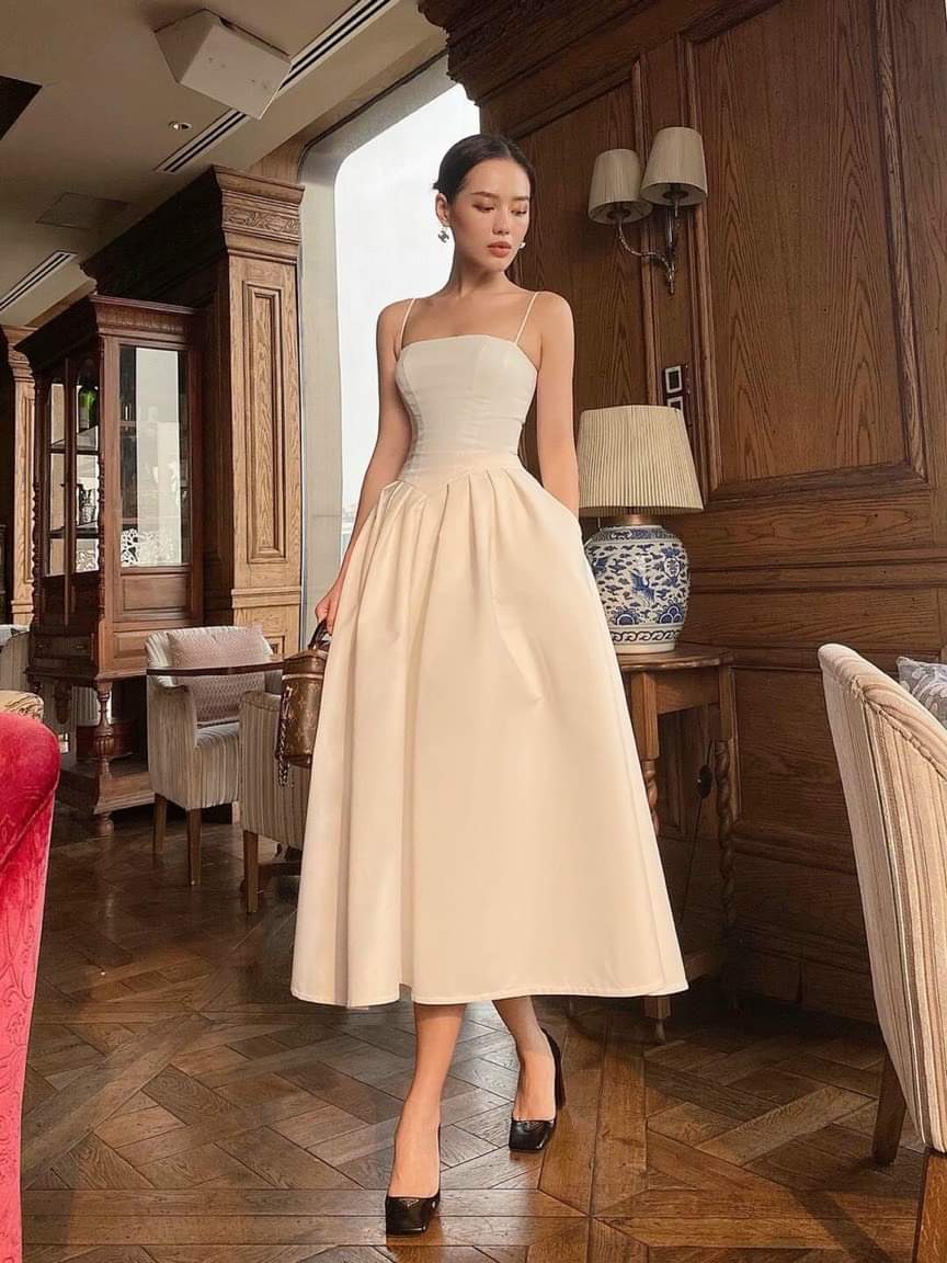 Đầm xòe dài hai dây cúp ngực phối túi (Đen)