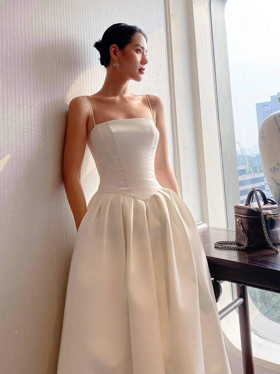 Đầm xòe dài hai dây cúp ngực phối túi (Đen)