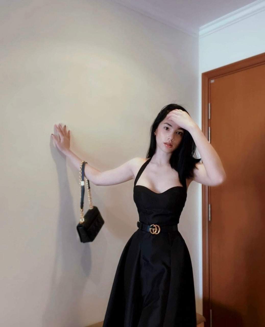 Đầm xòe dài cúp ngực dây cổ phối túi