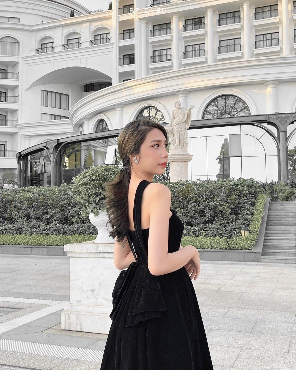 Đầm xòe dáng dài cúp ngực choàng cổ hai dây sau