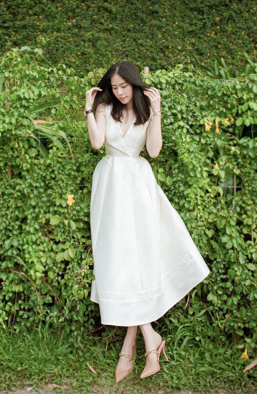 Đầm xòe dáng dài sát nách xẻ ngực phối túi (KHÔNG KÈM ĐAI)