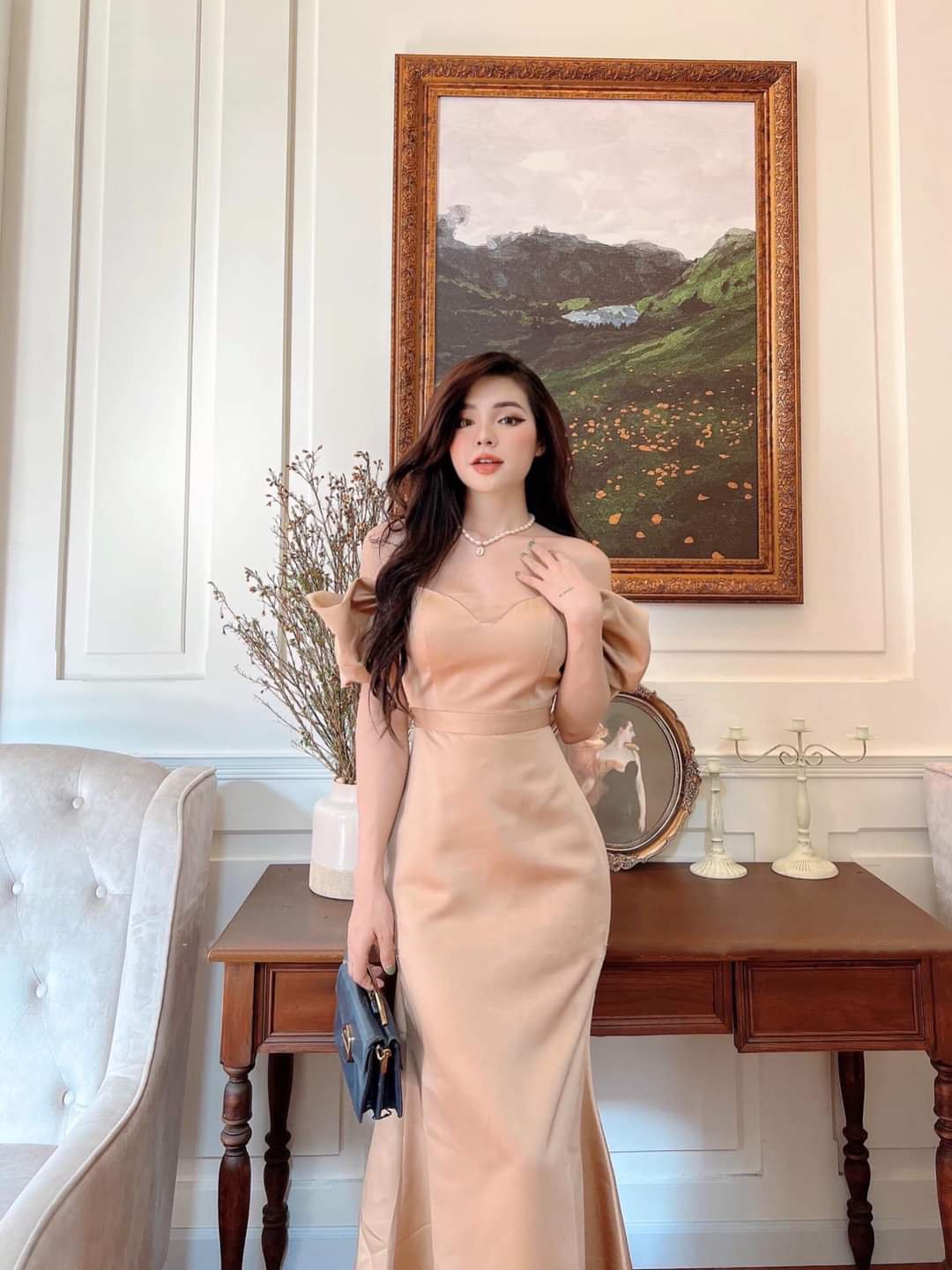 Đầm dạ hội hở vai ngang đuôi cá nhẹ phối lưới (Trắng)