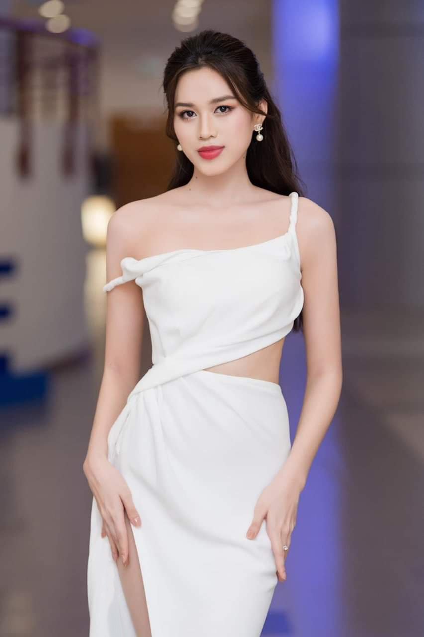 Đầm dạ hội hai dây lệch vai hở eo dự tiệc ( Đỏ)