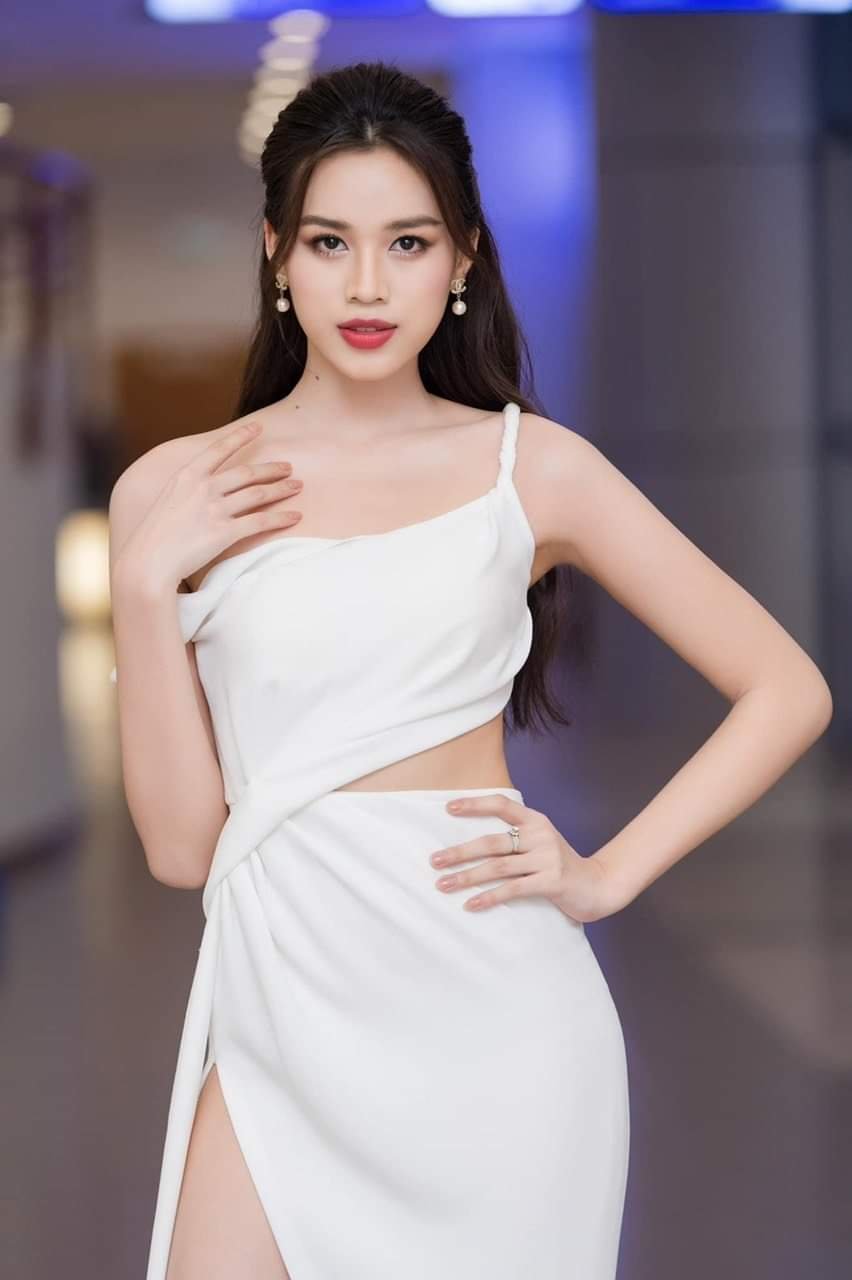 Đầm dạ hội hai dây lệch vai hở eo dự tiệc ( Đỏ)