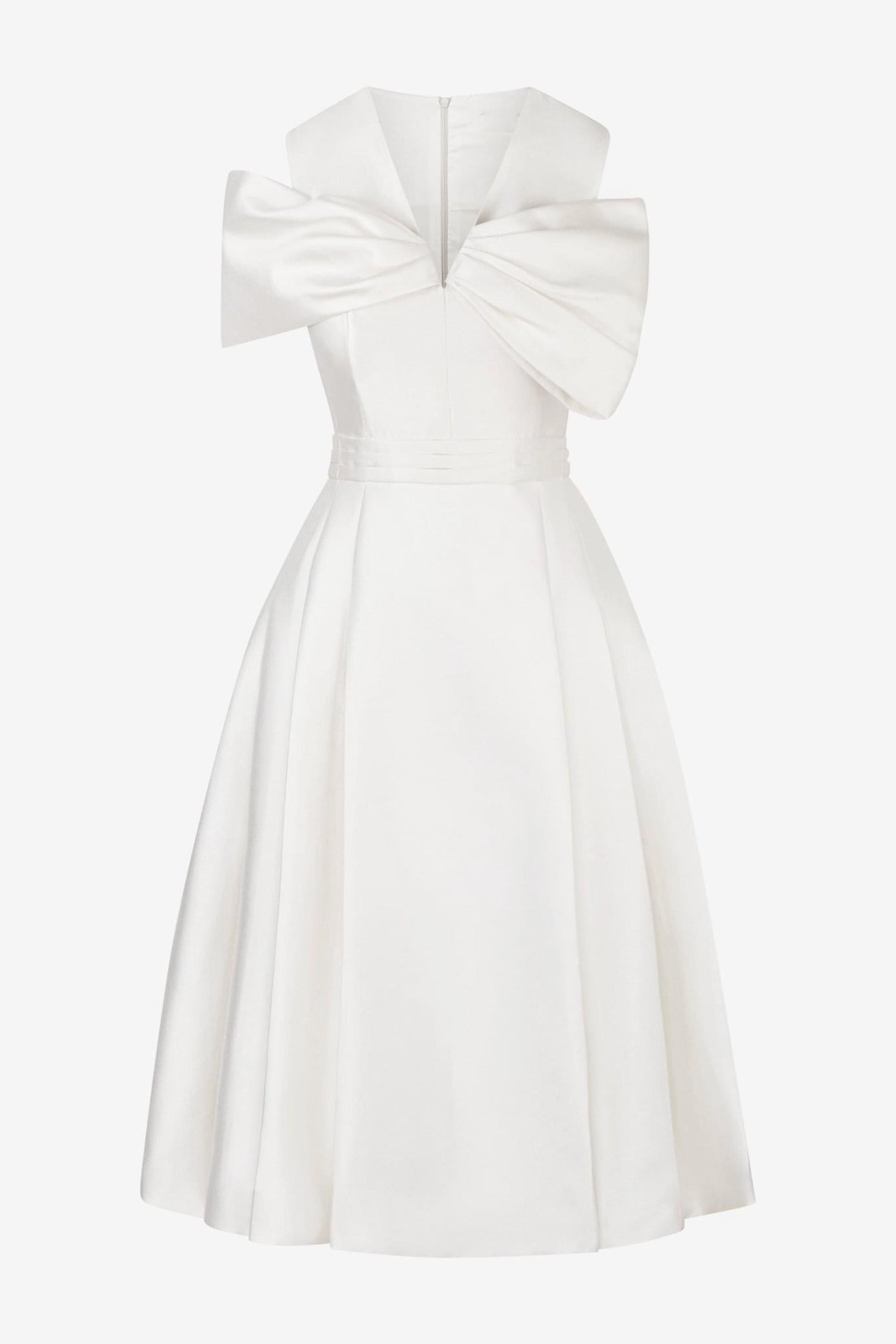 Đầm xòe hở vai cổ tim phối túi dự tiệc (Trắng)