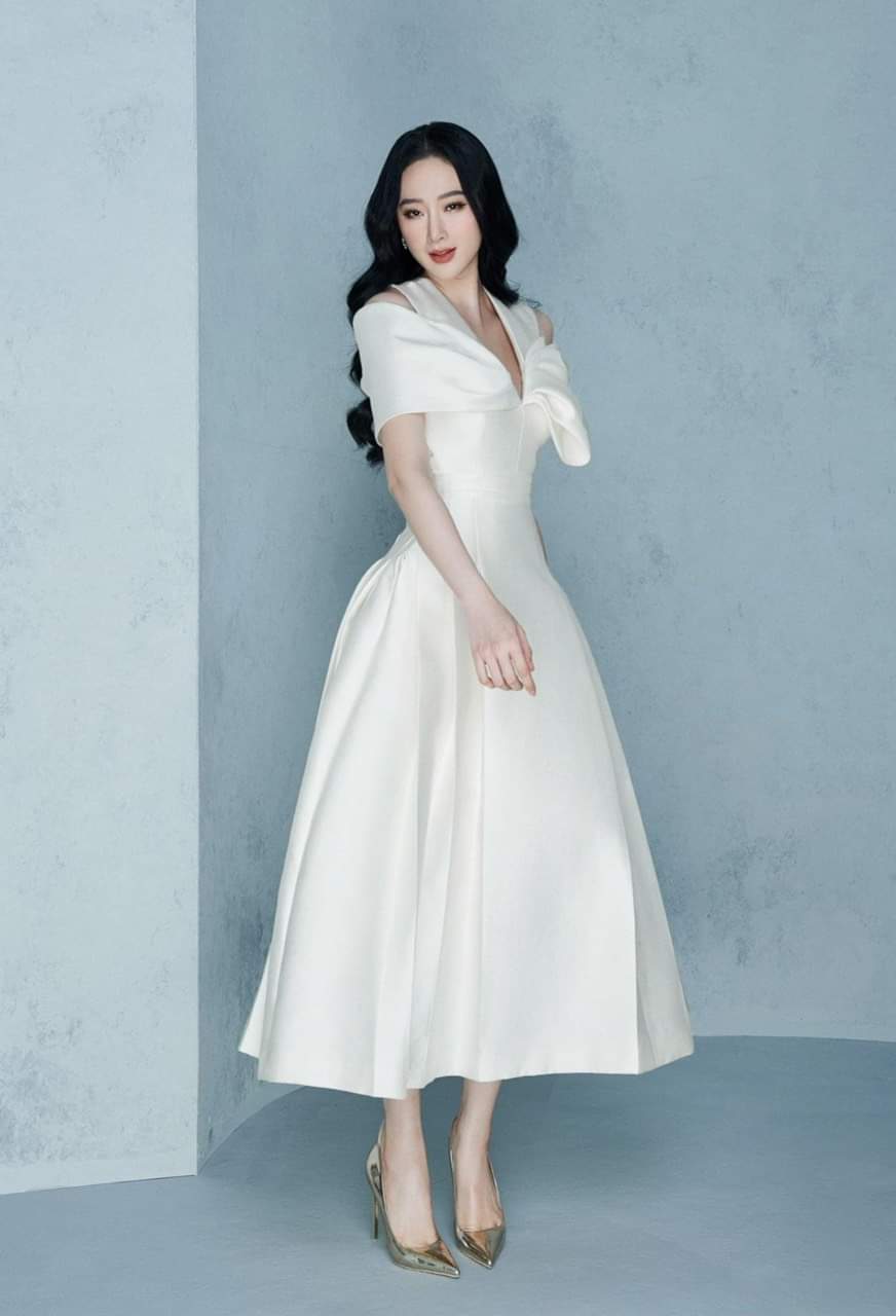 Đầm xòe hở vai cổ tim phối túi dự tiệc (Đỏ)