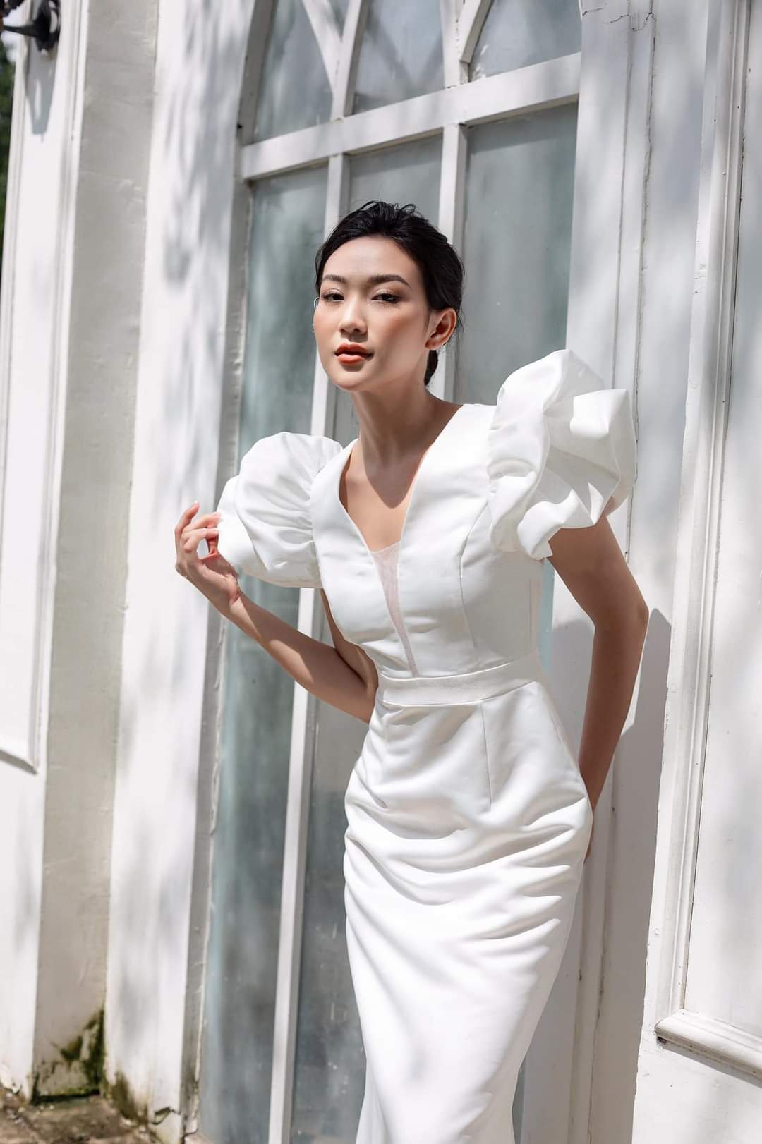 Đầm dạ hội tay kiểu hai tầng xẻ ngực phối lưới