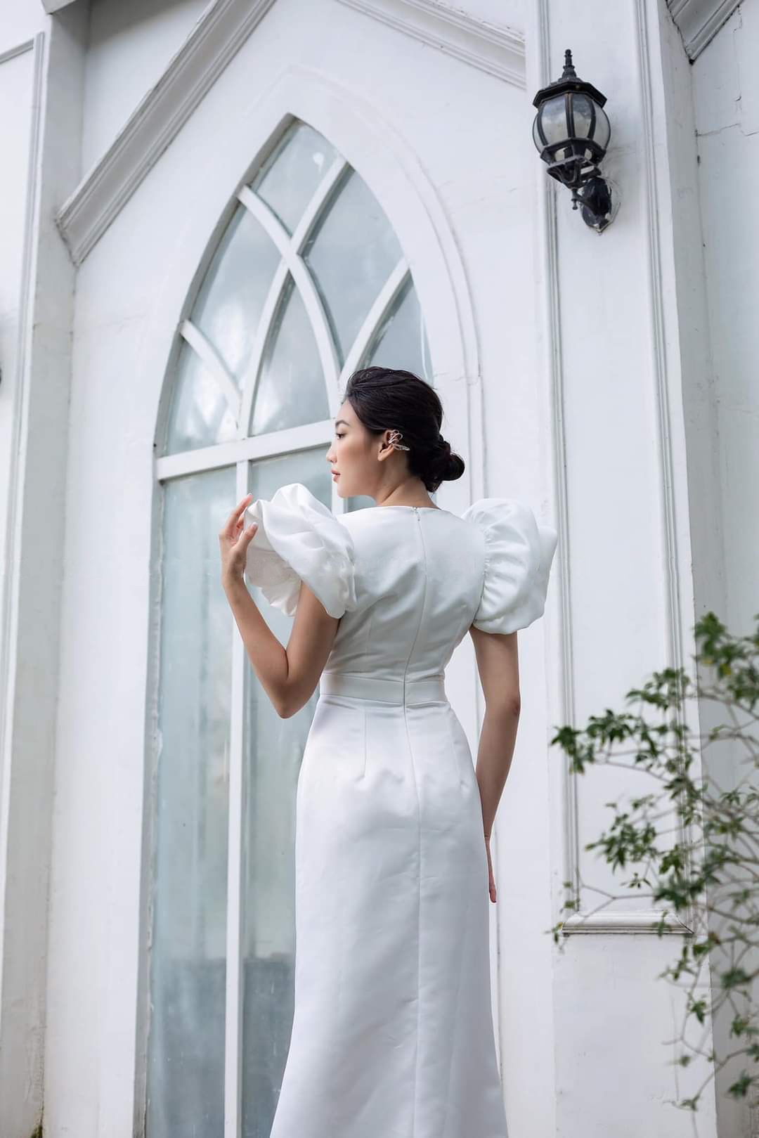 Đầm dạ hội tay kiểu hai tầng xẻ ngực phối lưới
