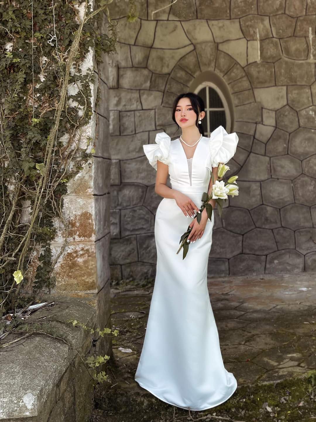 Đầm dạ hội tay kiểu hai tầng xẻ ngực phối lưới