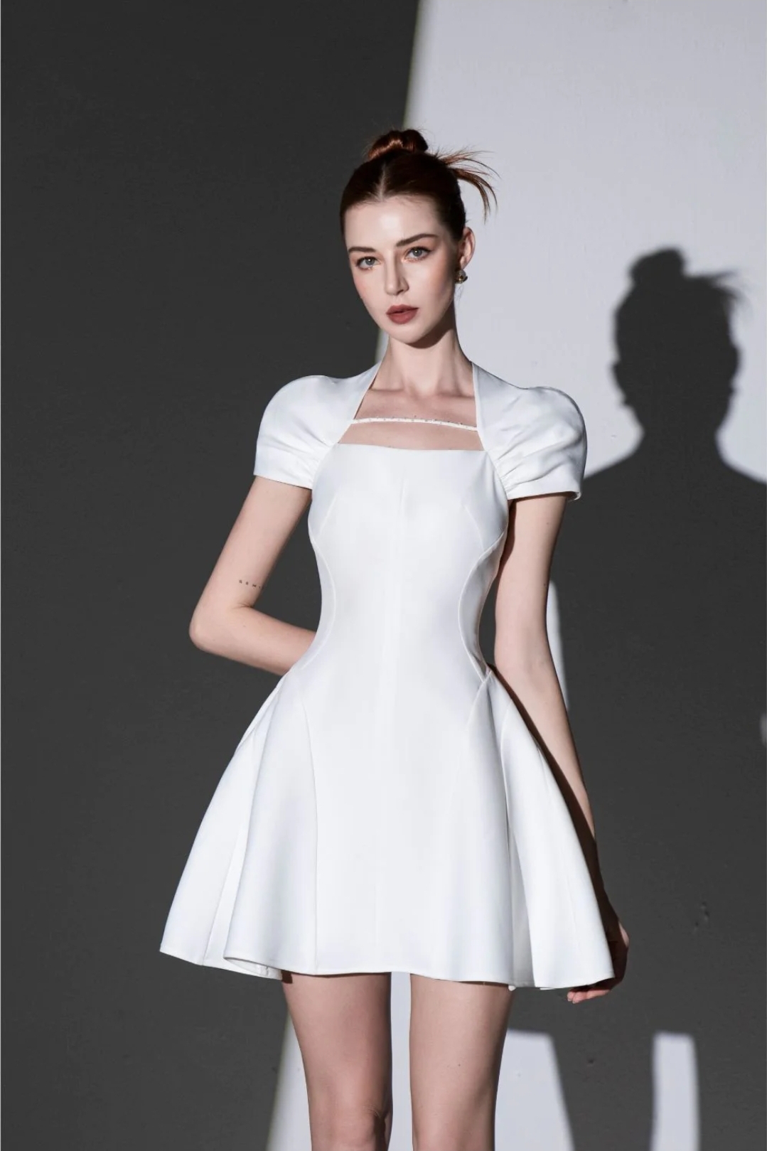 Đầm dáng xòe ngắn cúp ngực tay con phối dây ngang (Đỏ tươi)