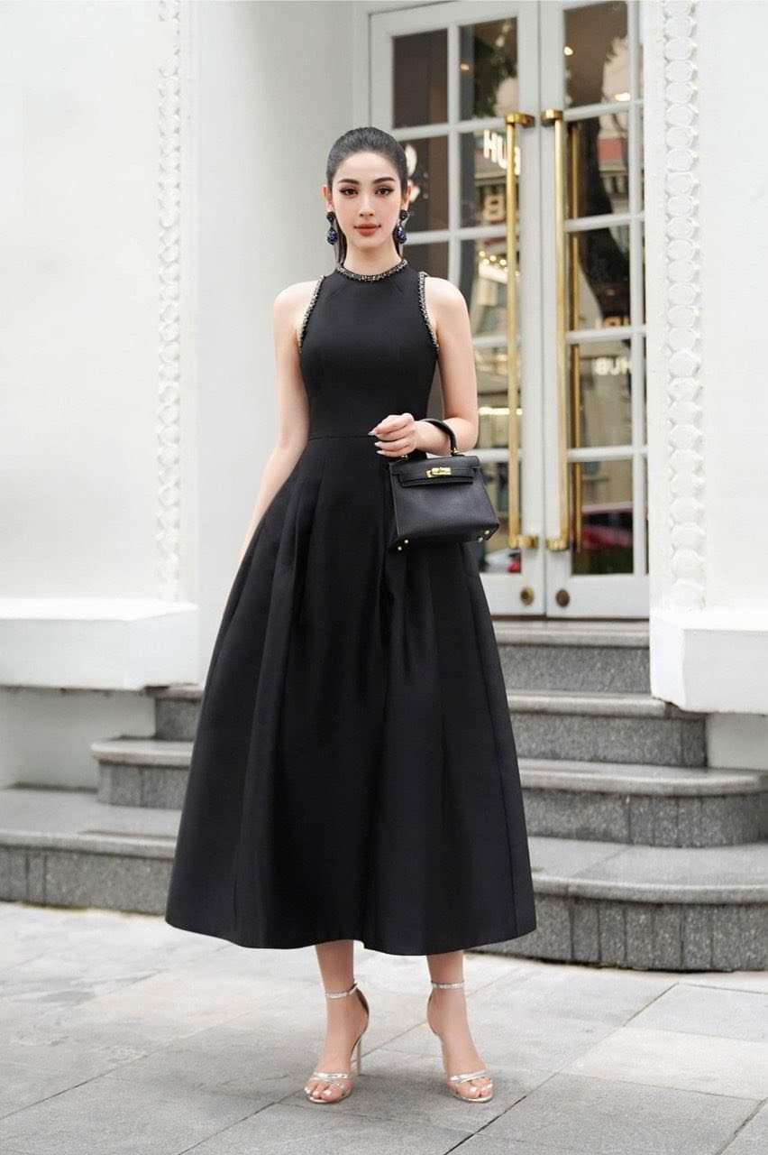 Đầm dự tiệc dáng xòe kiểu sát nách phối túi đính viền ngọc Alvin Store 1599 (Đen)
