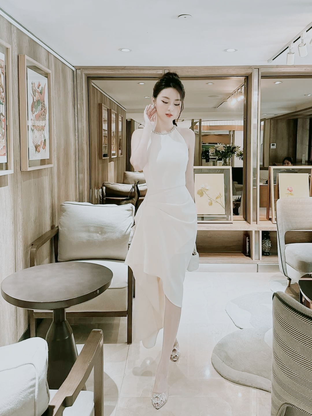 Đầm dự tiệc dáng ôm khoét sát nách cổ đính đá sang trọng Alvin Store 1608 (Đen)