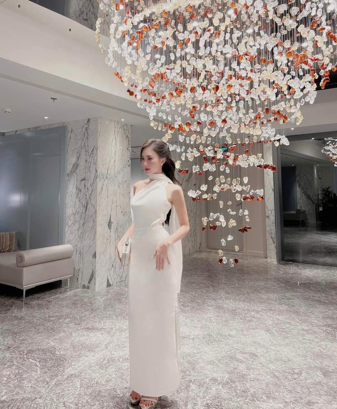 Đầm dự tiệc kiểu dạ hội dài choàng cổ xẻ tà sang trọng Alvin Store 1611 (Đen)