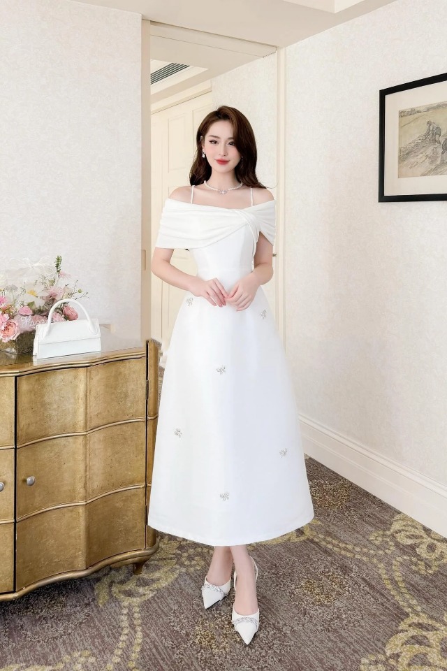 Đầm dự tiệc dáng xoè lệch vai hai dây phối nơ đá sang trọng Alvin Store 1615 (Trắng)