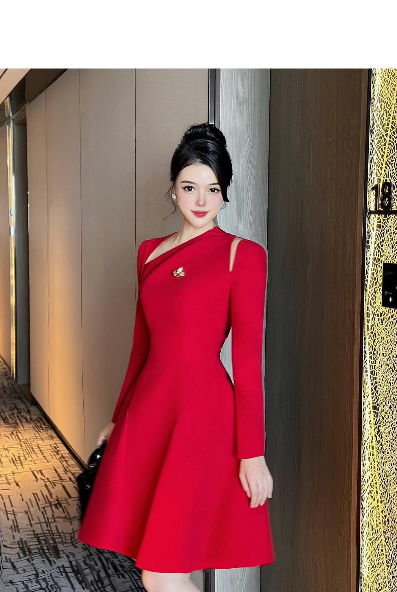 Đầm dự tiệc dáng xoè ngắn tay dài phối logo sang trọng Alvin Store 1616 (Đen)