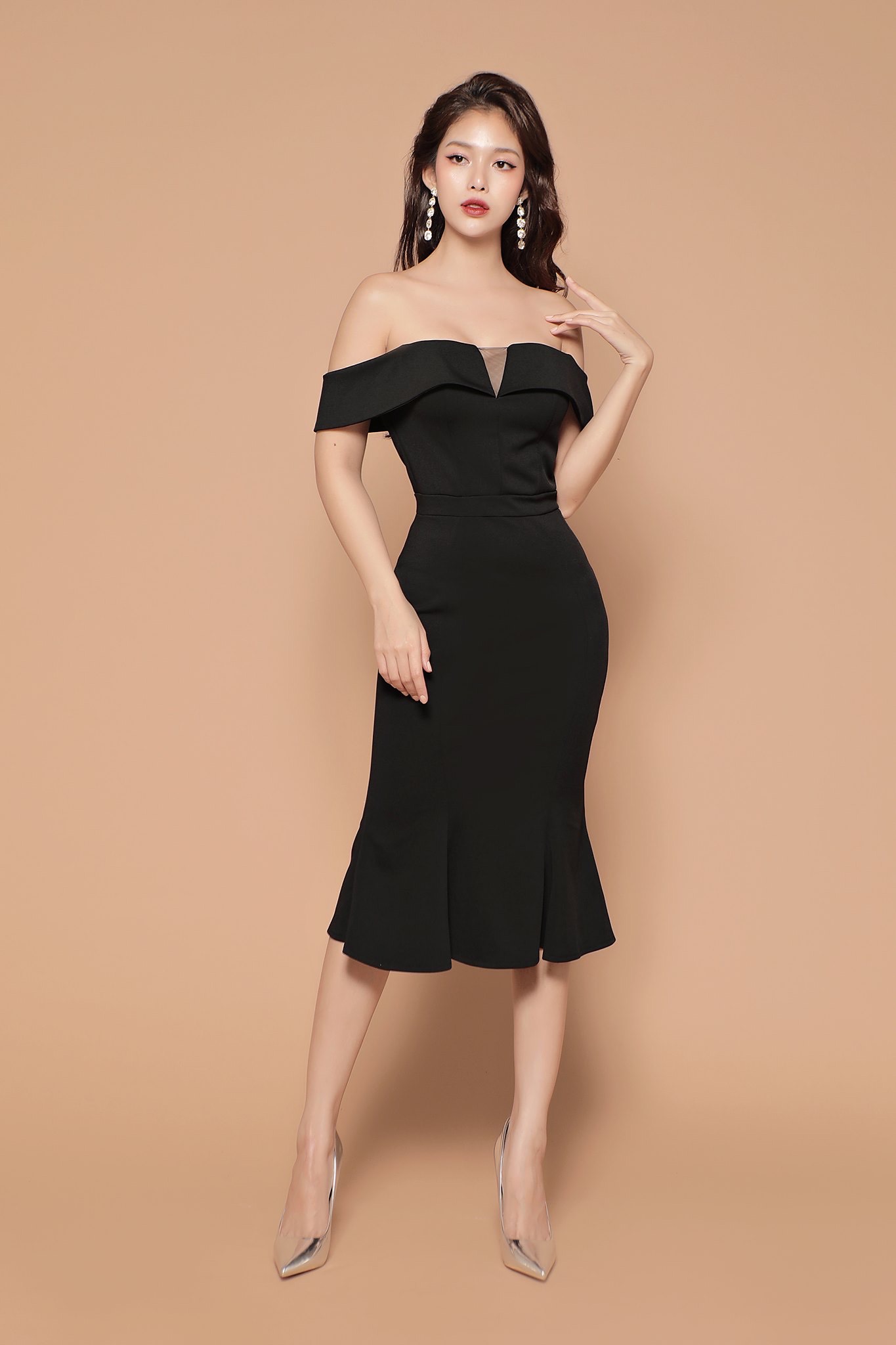 10 mẫu váy đen cá tính dự tiệc đẹp sang chảnh cực thu hút