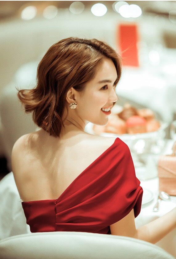 Đầm ôm body kiểu lệch vai xéo tà sang trọng (Xanh rêu)