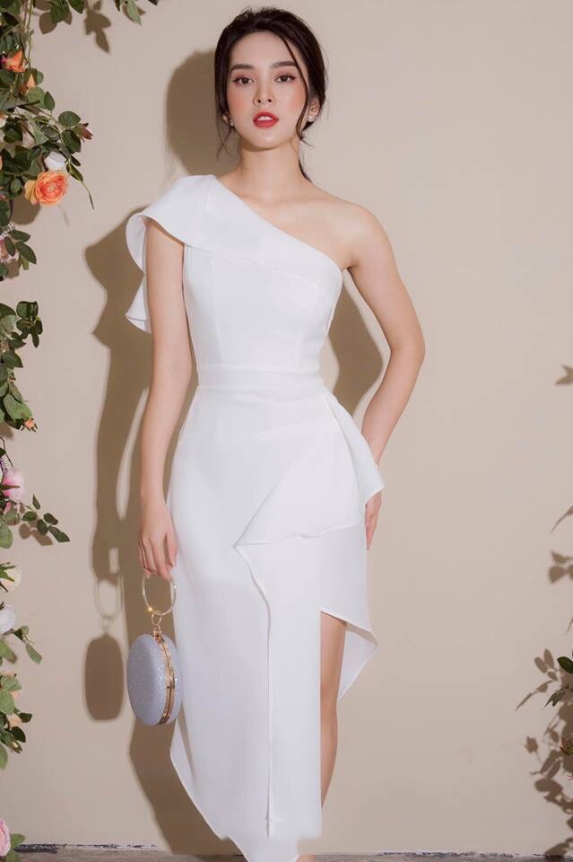 Đầm ôm body dài kiểu chéo vai xẻ tà (Trắng)
