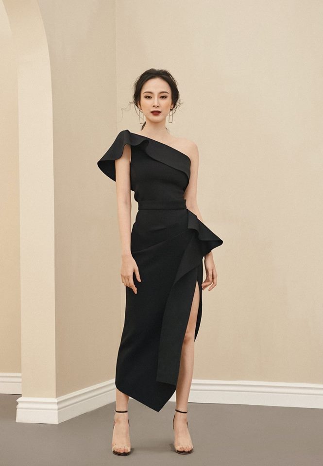 Đầm ôm body dài kiểu chéo vai xẻ tà (Trắng)