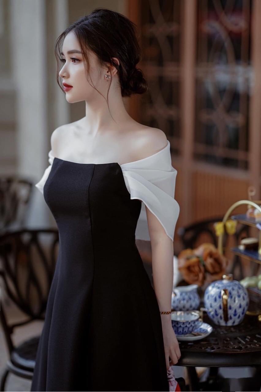 Đầm xoè kiểu cúp ngực phối tay voan kiếng