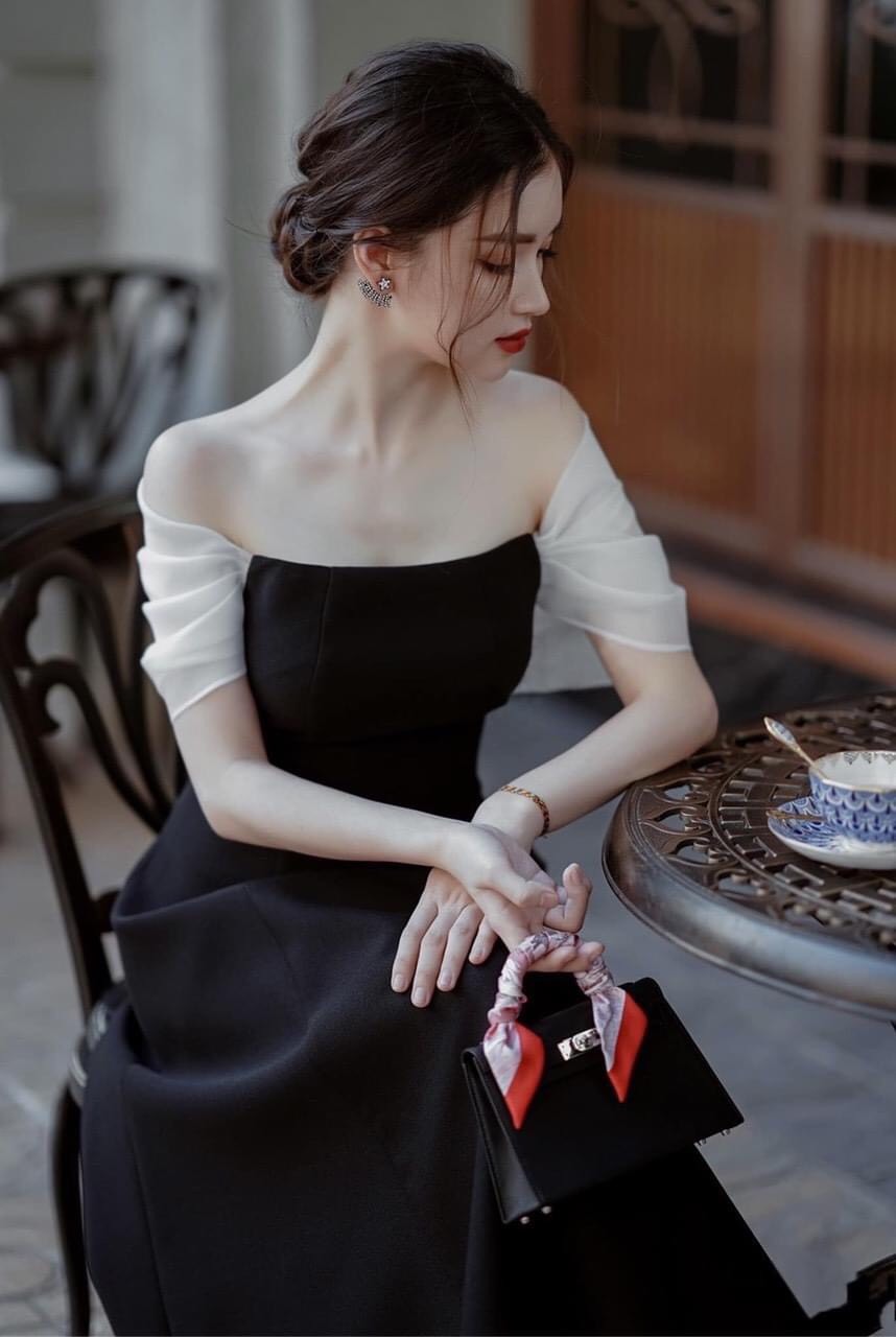 Đầm xoè kiểu cúp ngực phối tay voan kiếng