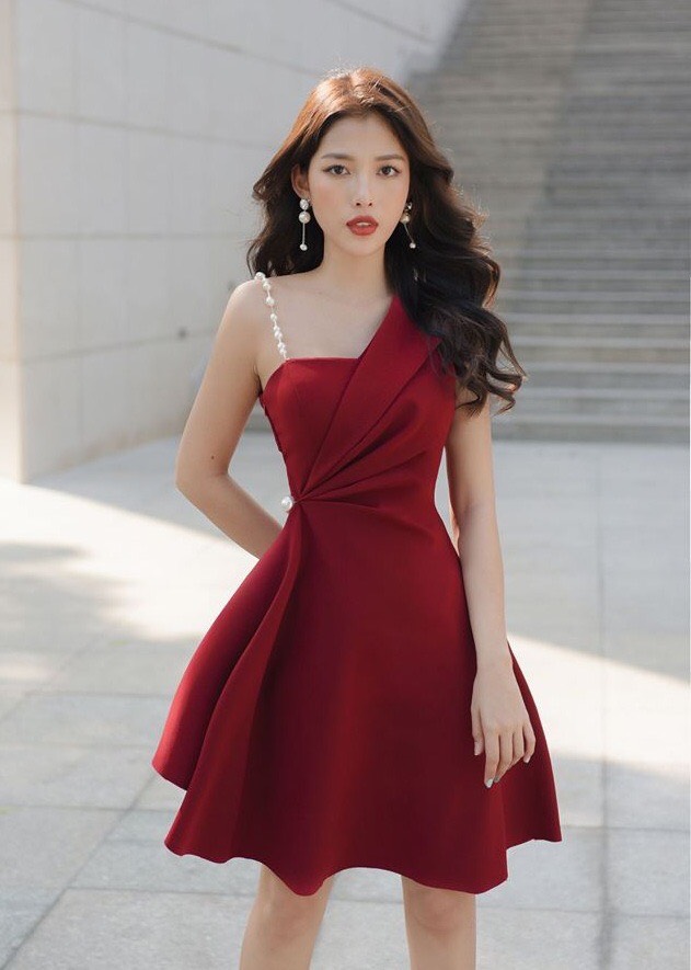 Đầm xòe kiểu lệch vai phối dây ngọc nhún eo (Trắng)