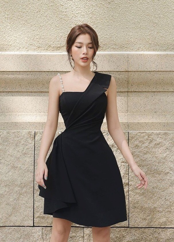 Đầm xòe kiểu lệch vai phối dây ngọc nhún eo (Đỏ đô)