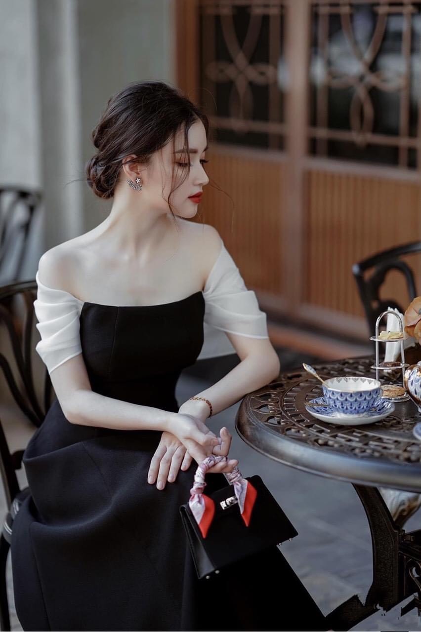 Đầm xoè kiểu cúp ngực phối tay voan kiếng