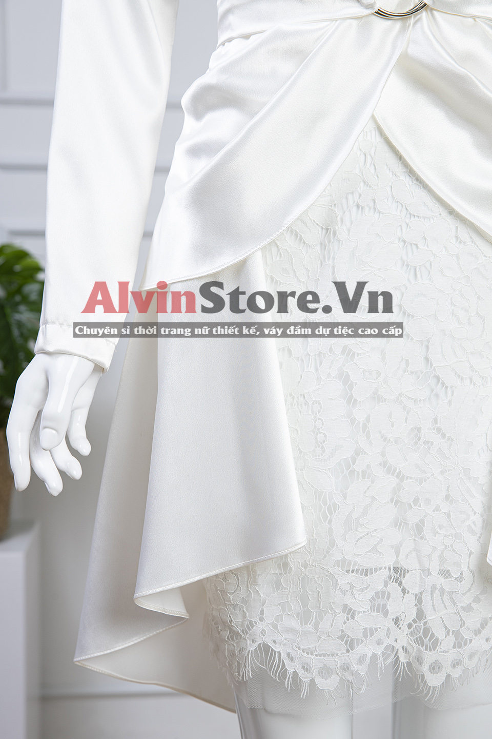 Đầm xoè chéo ngực tay dài phối ren kèm đai (Trắng)