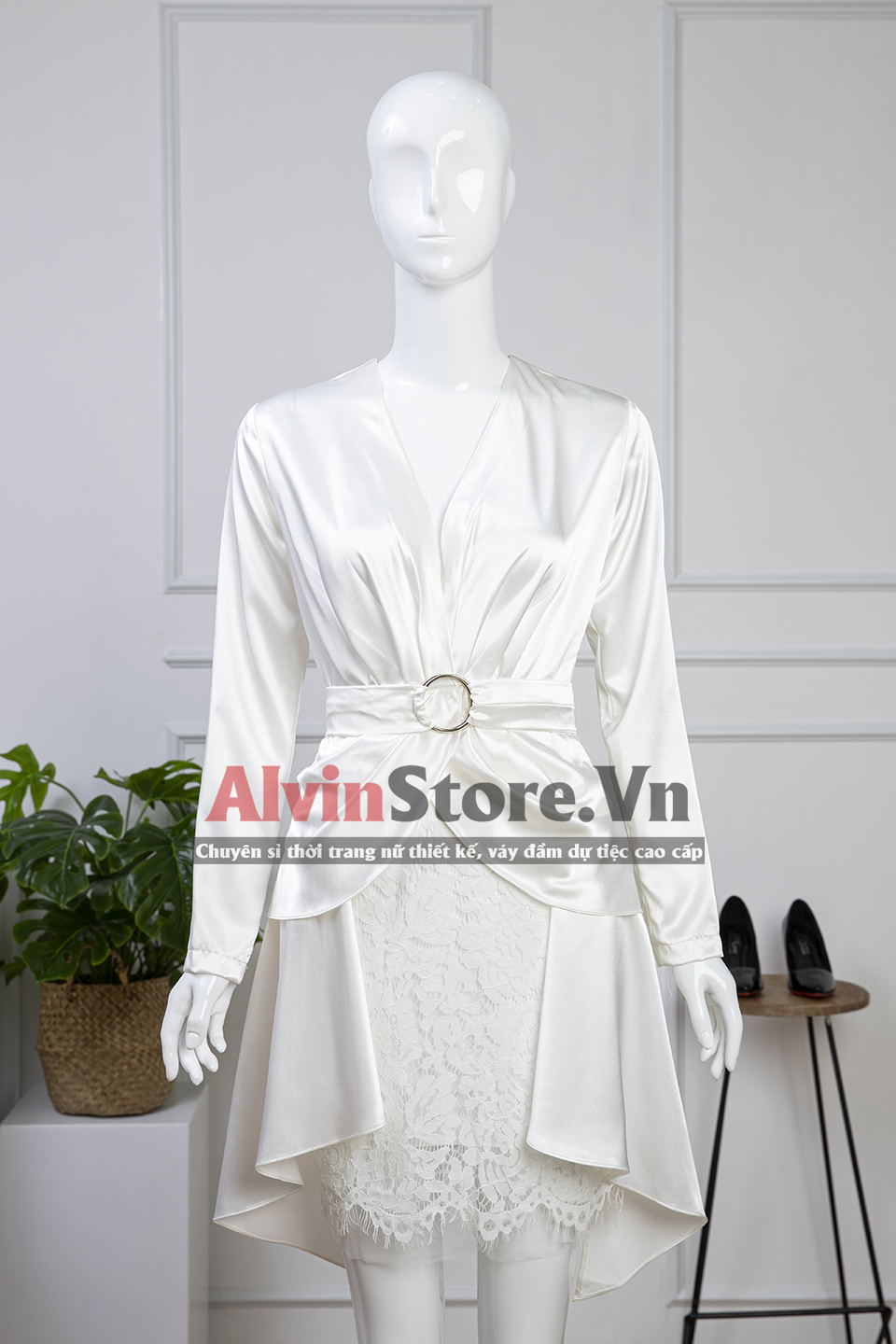 Đầm xoè chéo ngực tay dài phối ren kèm đai (Trắng)