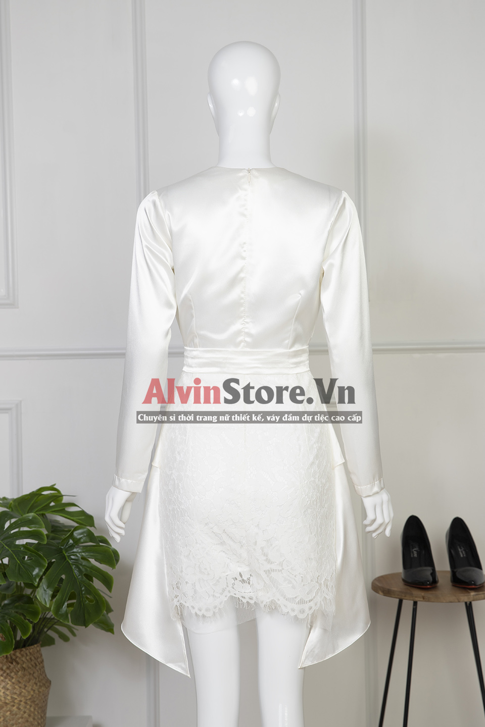 Đầm xoè chéo ngực tay dài phối ren kèm đai (Trắng)
