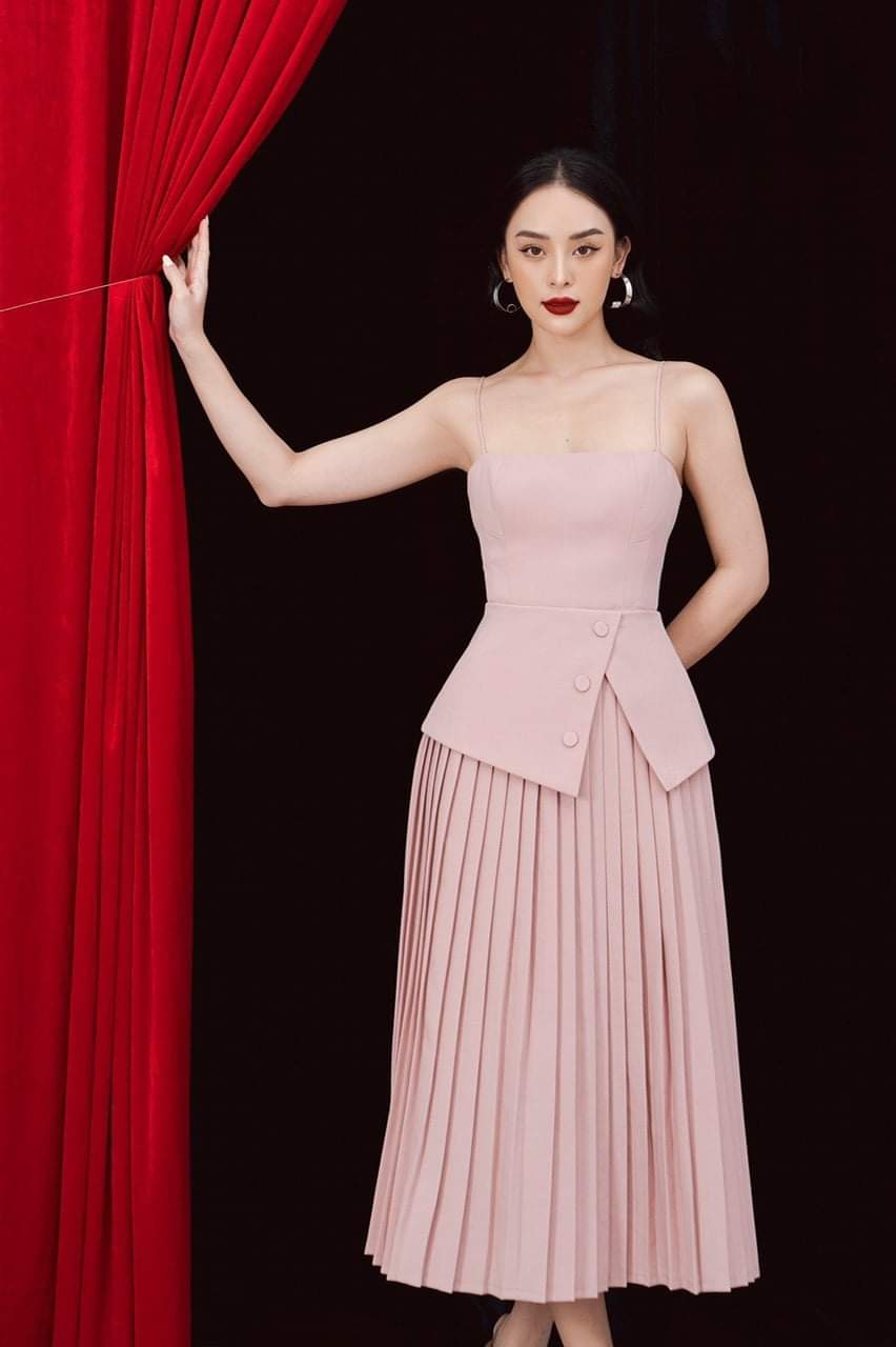 Đầm xòe kiểu hai dây chân váy xếp ly (Đỏ)