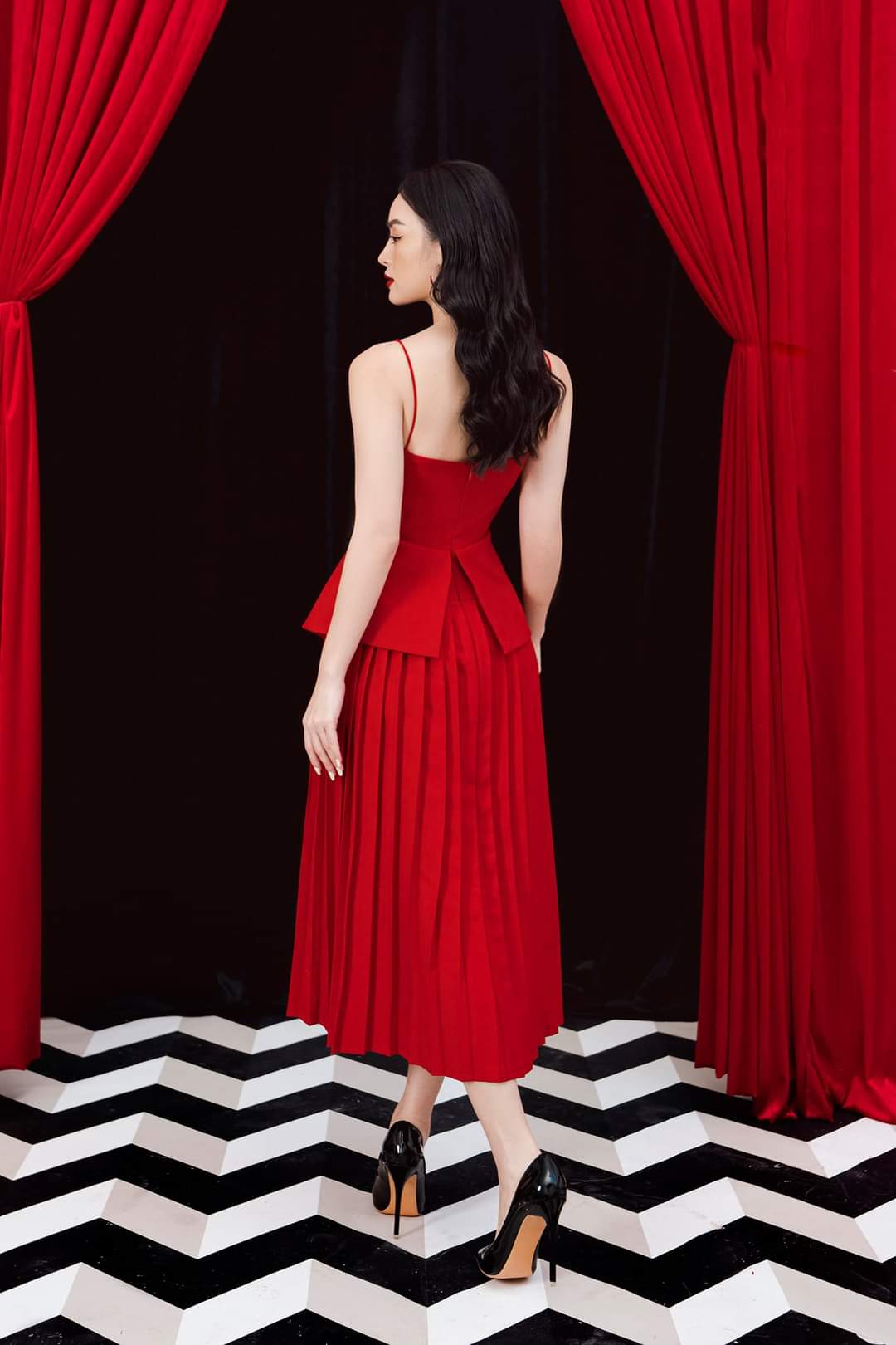 Đầm xòe kiểu hai dây chân váy xếp ly (Hồng)